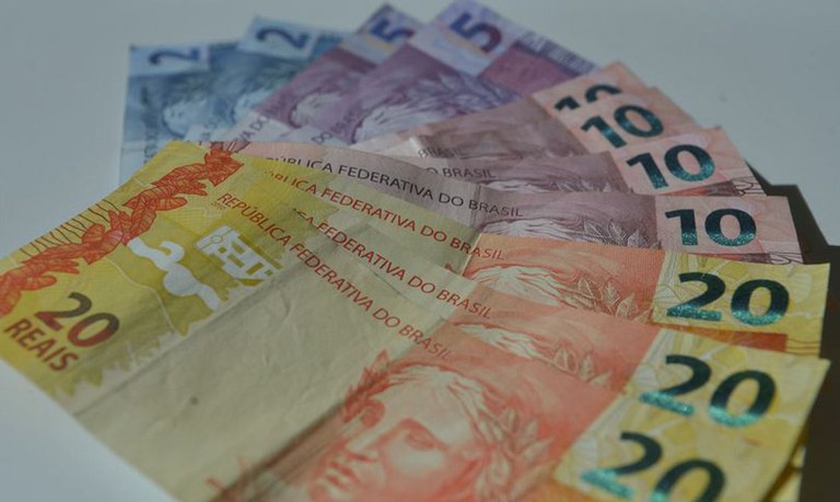 Agências da Caixa abrirão neste sábado (1º) para pagamento do Auxílio Emergencial
