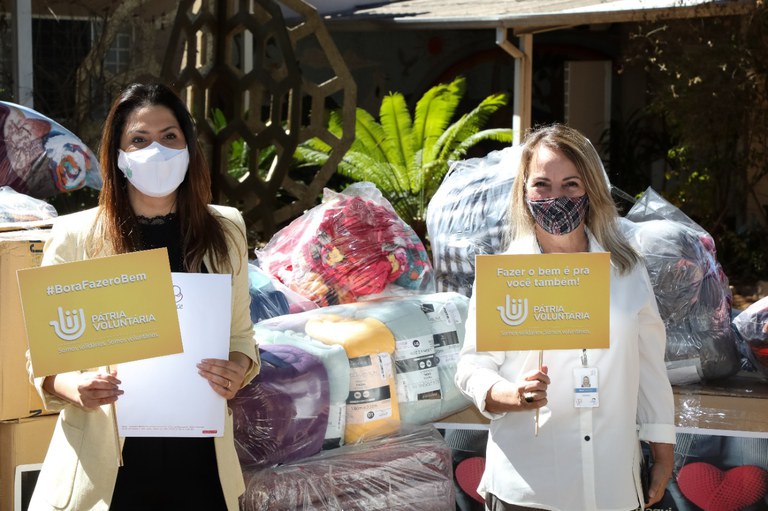 Campanha do Agasalho entrega novas doações a Abrace