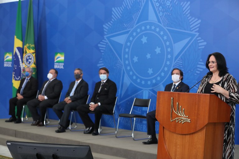 Campanha quer prevenir golpes financeiros contra idosos