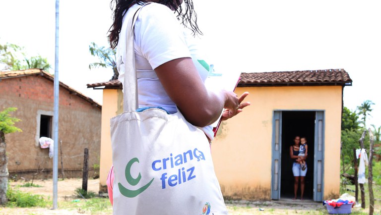 Mais de 25 mil visitadores contribuem com o Criança Feliz