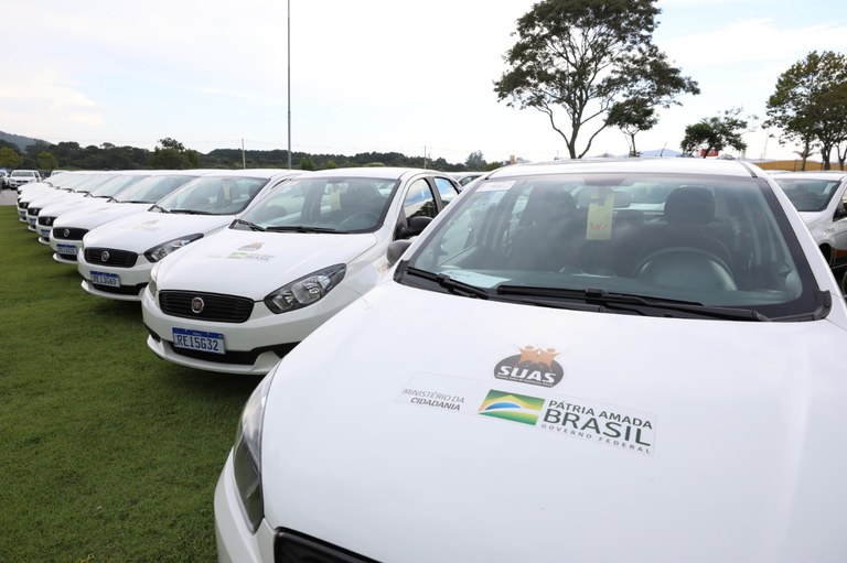 Santa Catarina recebe 225 veículos para rede socioassistencial