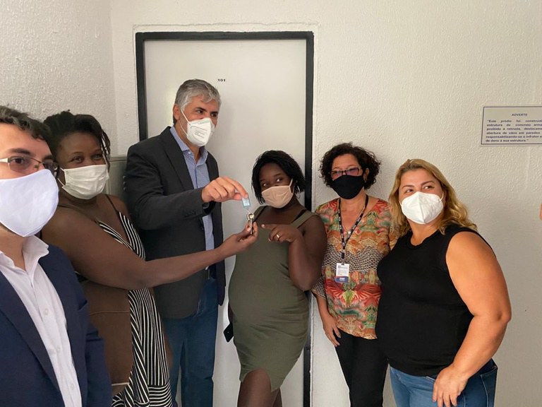 Governo entrega 576 moradias a famílias de baixa renda em Nova Iguaçu (RJ)