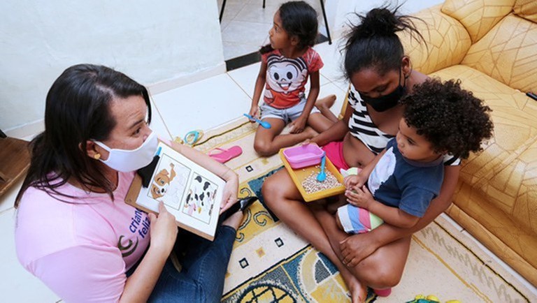 Programa Criança Feliz atinge marca de mais de 50 milhões de visitas domiciliares