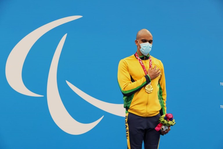 Atletismo e natação já trouxeram seis ouros para o Brasil