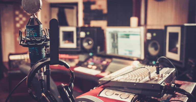 Decreto presidencial simplifica processos para os serviços de rádio e TV