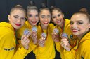 Formada por bolsistas, seleção de conjunto retorna ao Brasil e comemora ouro inédito