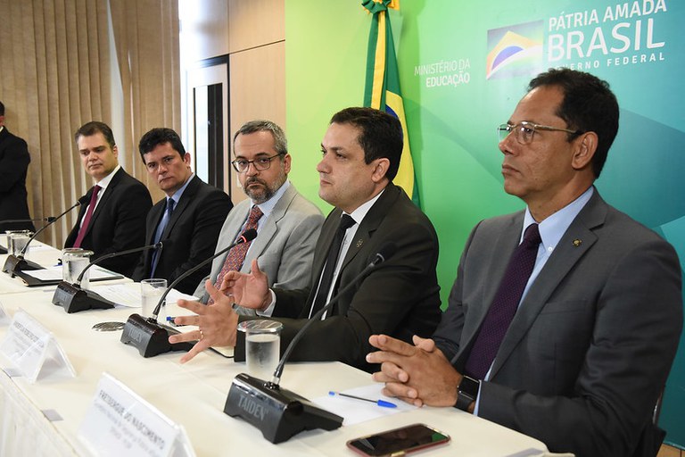 MEC e Ministério da Justiça e Segurança lançam bolsas de pesquisas na área de segurança