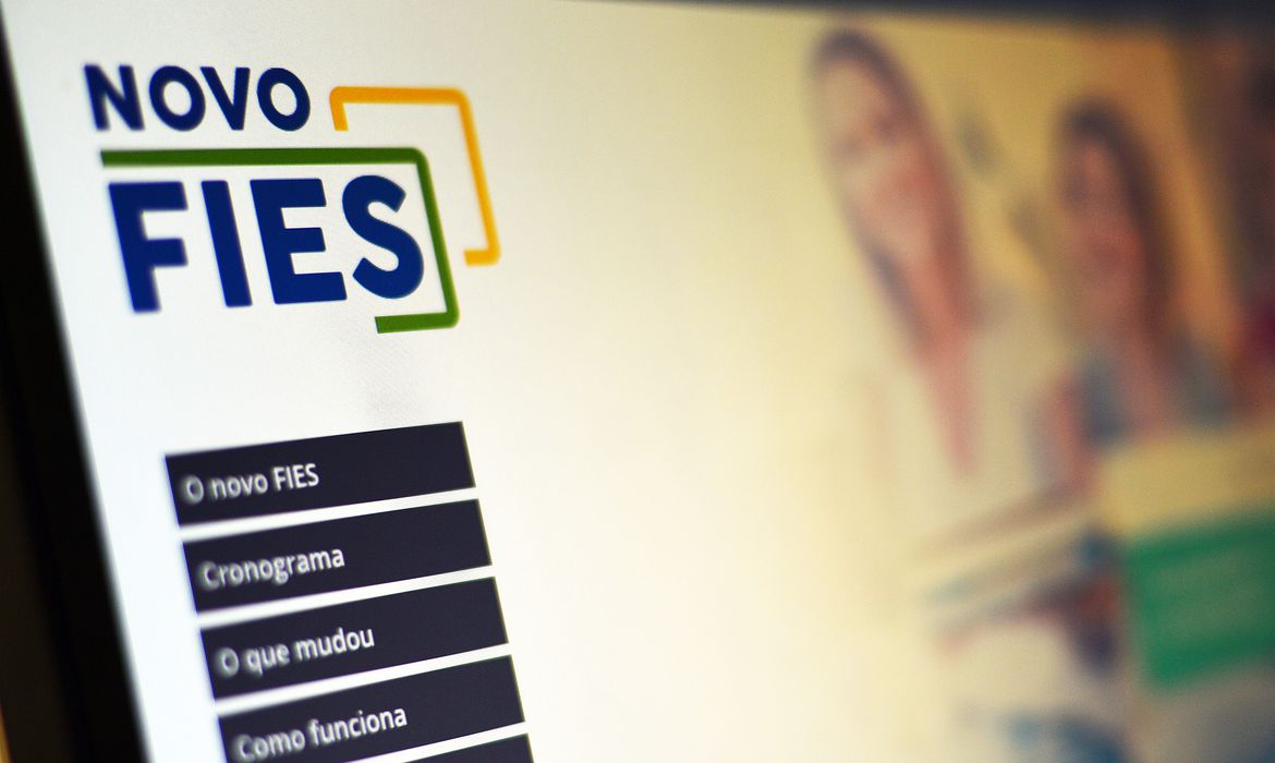 MEC divulga novos prazos de inscrição do Fies