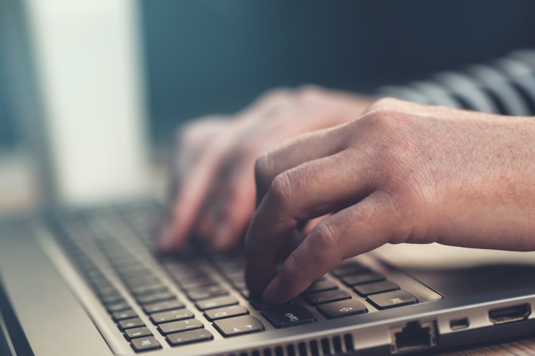 Programa oferece cursos on-line de formação profissional