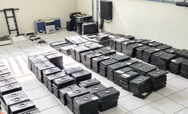 PRF doa mil dispositivos eletrônicos para estudantes de baixa renda