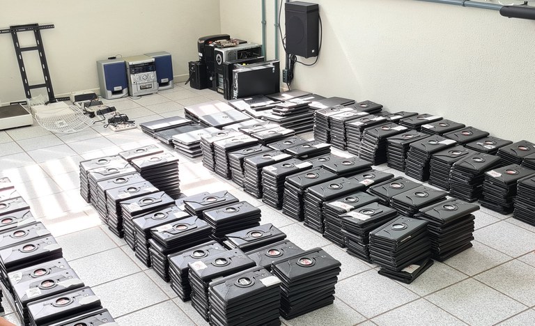 PRF doa mil dispositivos eletrônicos para estudantes de baixa renda