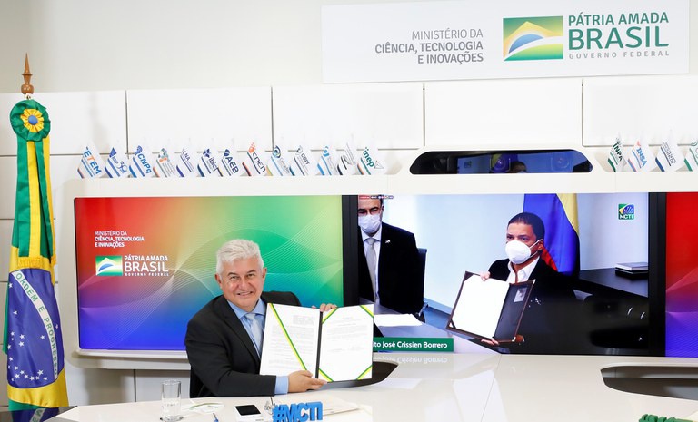 Brasil e Colômbia firmam acordo na área espacial