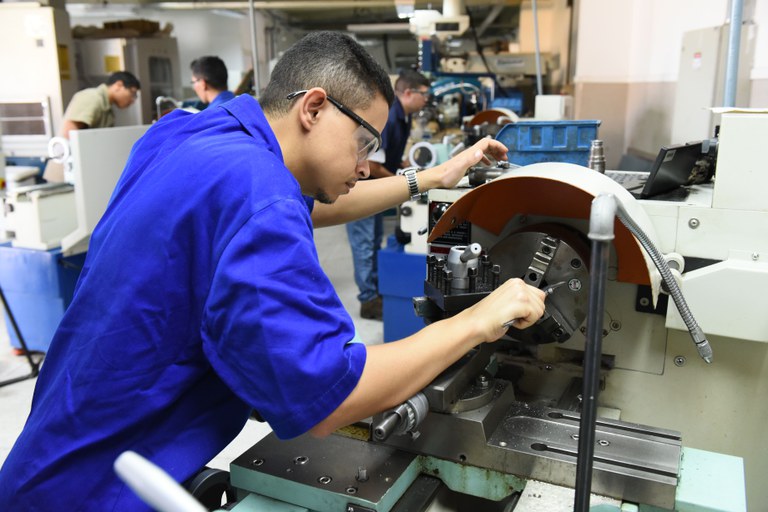 Institutos Federais abrem 1.150 vagas em curso de qualificação para beneficiários do Auxílio Brasil