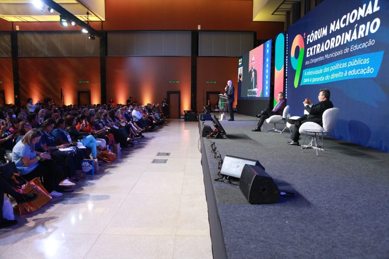 Portaria permite o financiamento de dívidas de entidades e ex-gestores com o FNDE