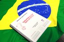 Álbum de Copa adaptado inclui deficientes visuais