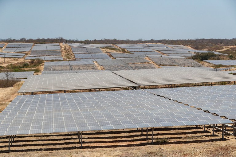 Complexo de energia solar é inaugurado em Coremas, na Paraíba