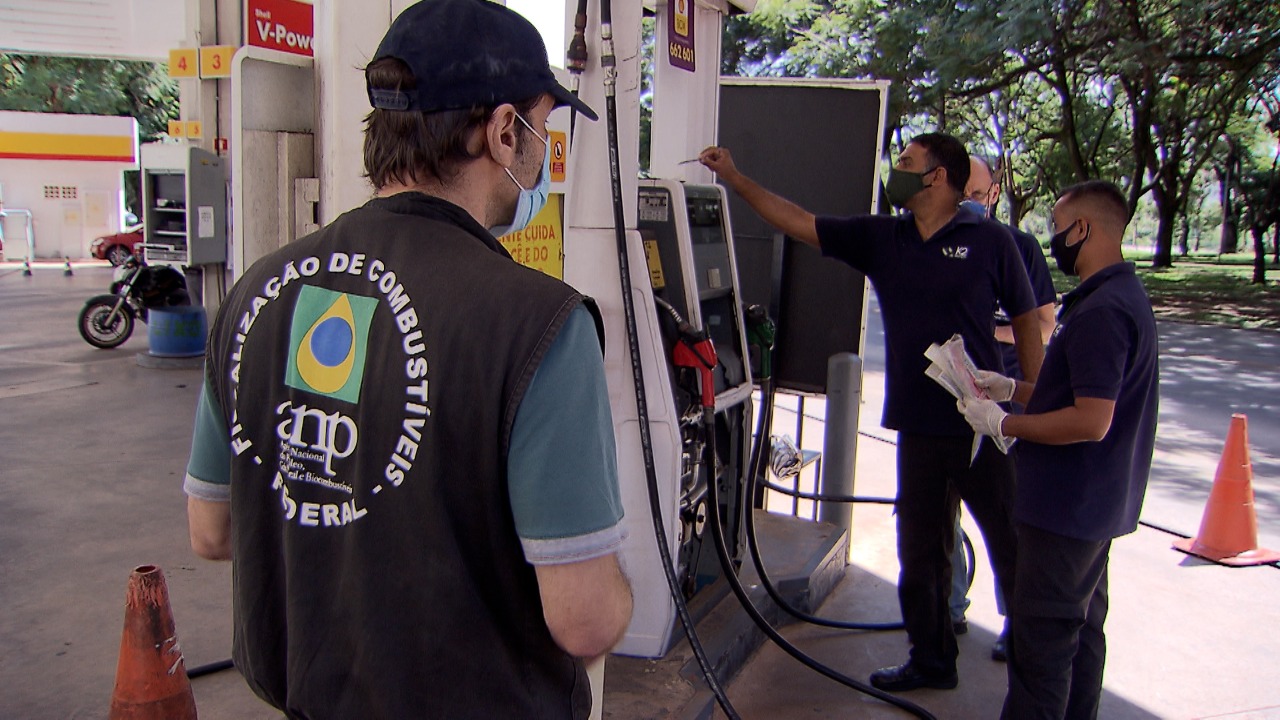 Saiba dos seus direitos na hora de abastecer o veículo