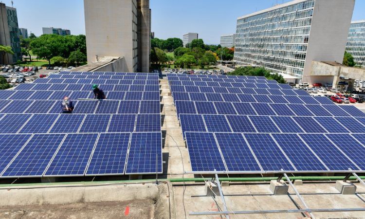 Energia renovável chega a quase 50% da matriz elétrica brasileira