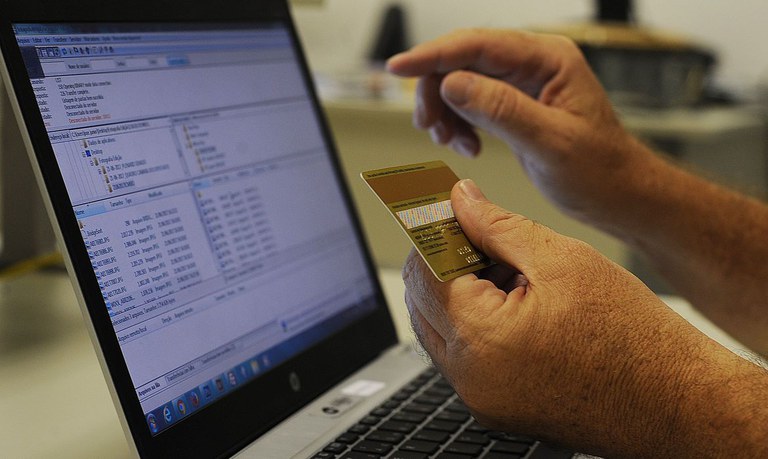 Confira a lista de serviços prestados pelos Bancos online