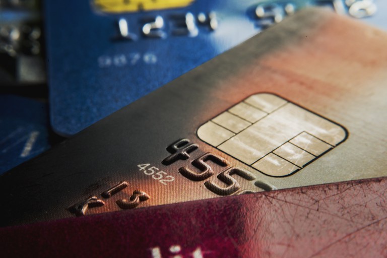 Redução do IOF sobre operações de crédito é prorrogada até outubro