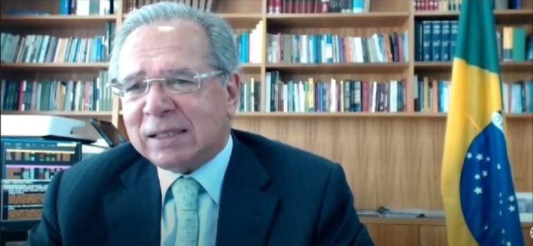 Brasil está saindo da recessão, afirma ministro da Economia