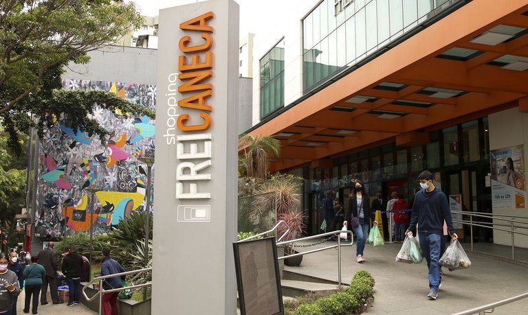 Tempo médio para abrir empresas foi reduzido no Brasil