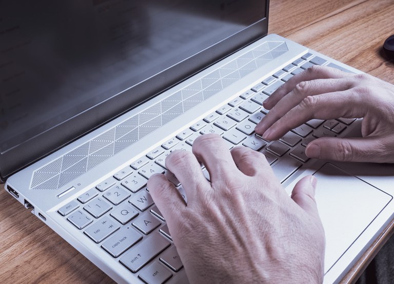 Sistema e-consular permite agendamento de serviços no exterior pela internet