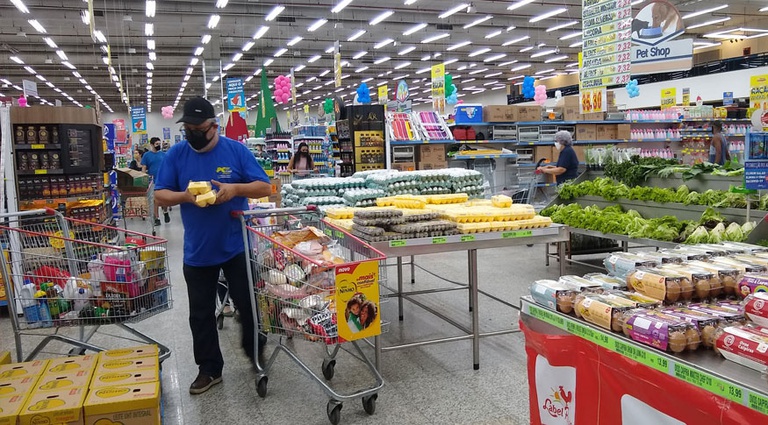 Vendas no varejo sobem 1,8% em abril