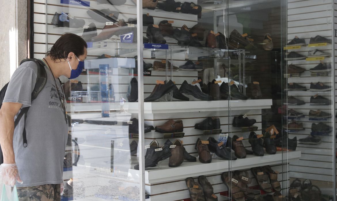 Comércio varejista tem alta de 1,4% nas vendas em maio