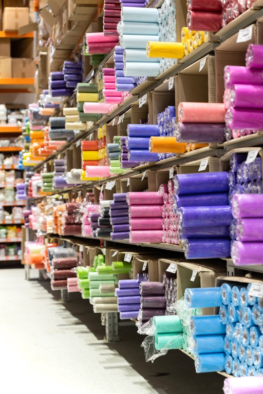 Volume de vendas no comércio varejista cresceu 0,9% em abril, quarta alta consecutiva