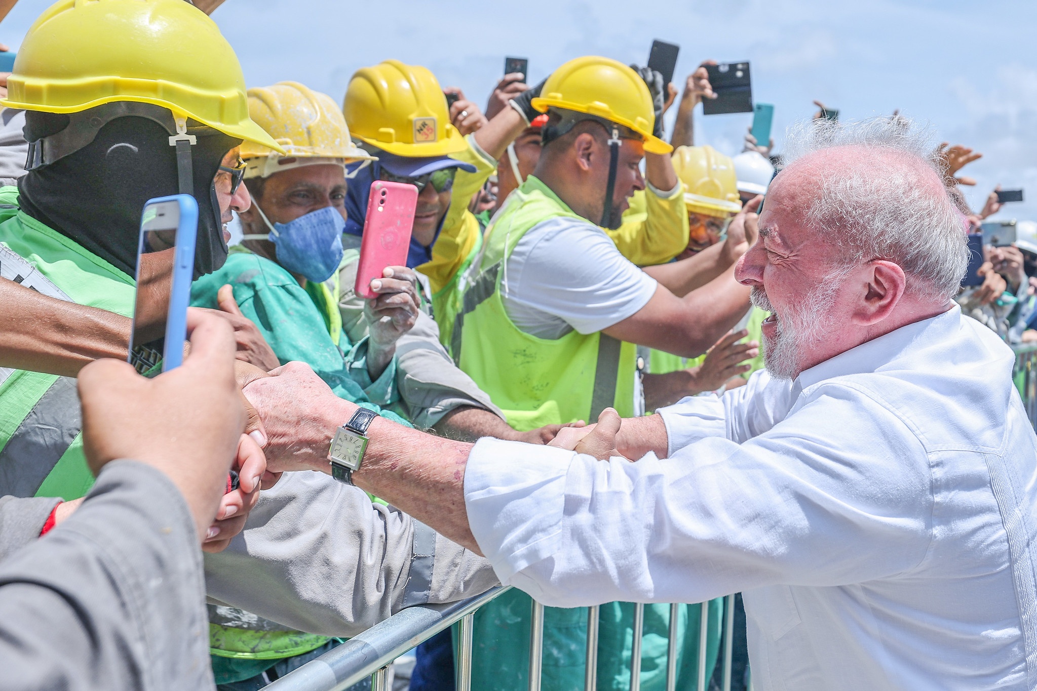 presidente-anuncia-sal-rio-m-nimo-de-r-1-320-a-partir-de-maio-e