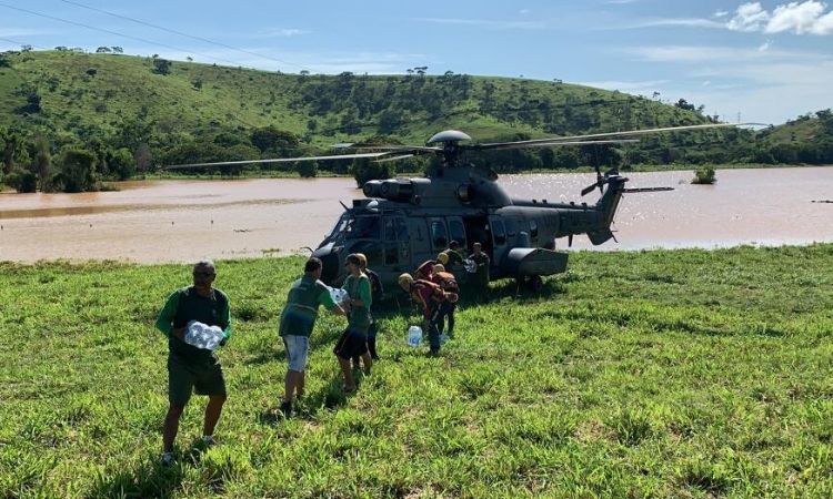 Forças Armadas se mobilizam e mantém atividades para auxiliar vítimas das chuvas