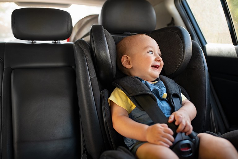 Fixação do tipo isofix passam a ser obrigatórias em cadeiras infantis | Foto: banco de imagens