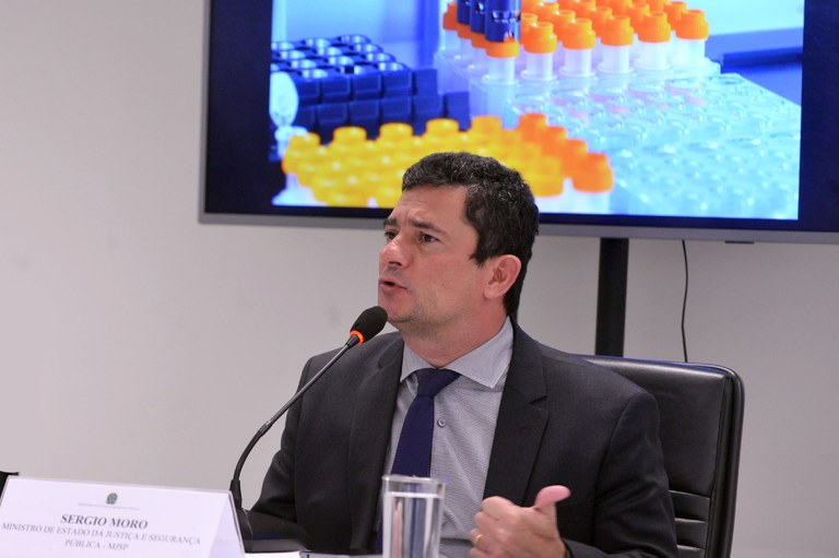 Moro autoriza volta de brasileiros e entrada de sul-americanos