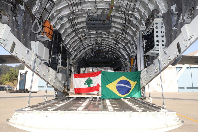Aviões da missão humanitária ao Líbano retornam neste sábado