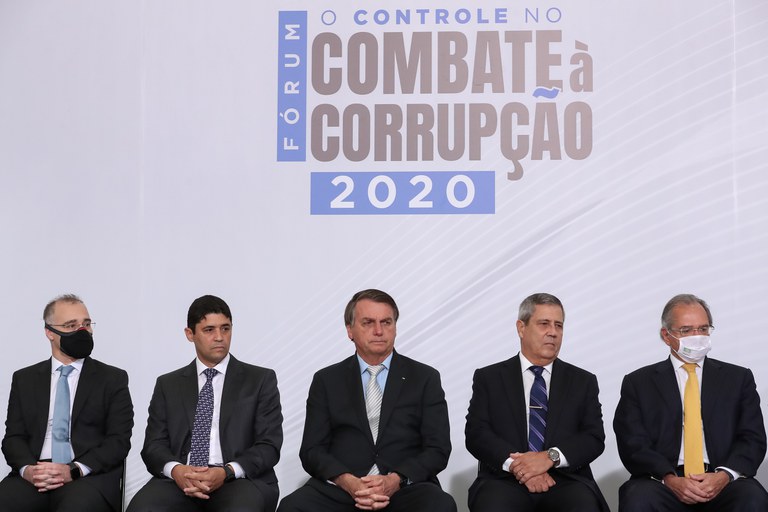 Governo lança Plano Anticorrupção