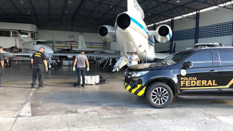 PF apreende cerca de meia tonelada de cocaína em aeroporto de Salvador (BA)
