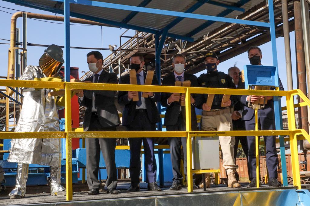 Mais de 20 toneladas de drogas apreendidas no país são incineradas