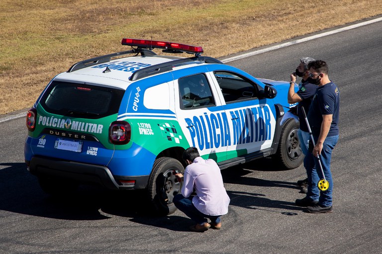 Testes contribuem para definir padrões de segurança para veículos de forças policiais