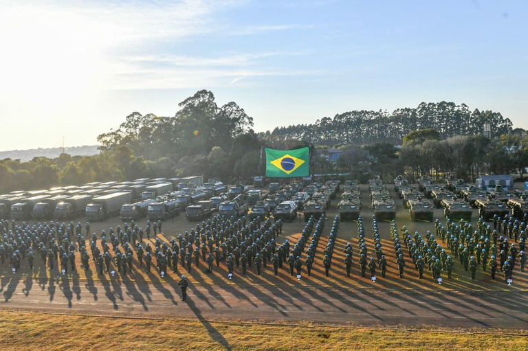 Tropas de paz das Forças Armadas passam por inspeção da ONU