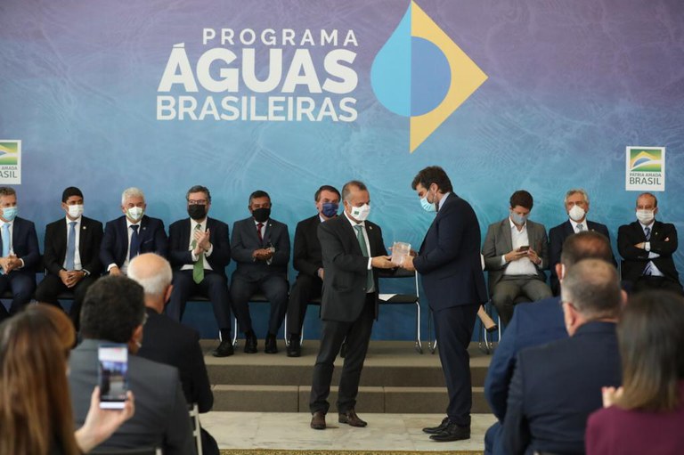 Dez empresas firmam parceria com o Programa Águas Brasileiras