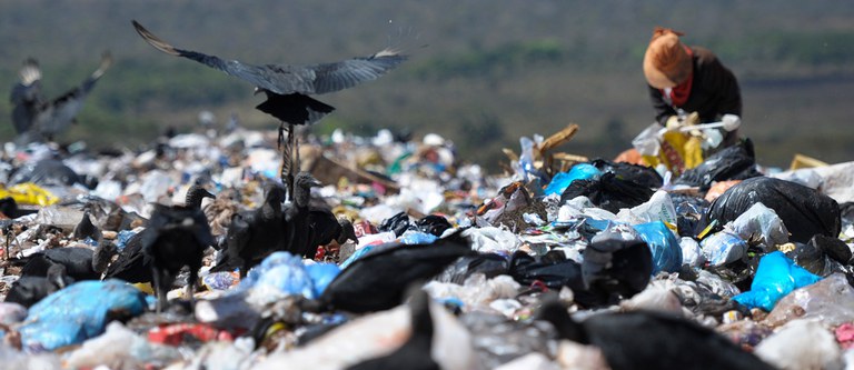 Brasil desativa mais de 600 lixões em menos de um ano