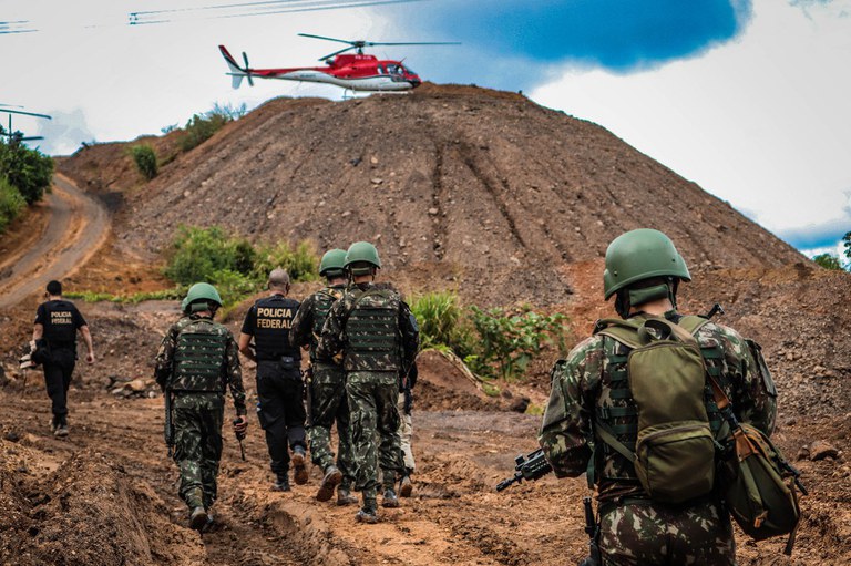 Combate à atividade ilegal de mineração no Pará