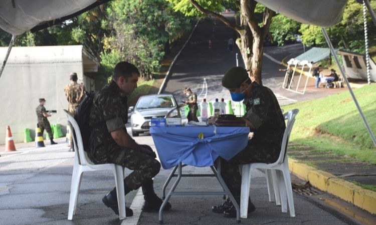 Militares estão em campo para combater a proliferação do coronavírus no País