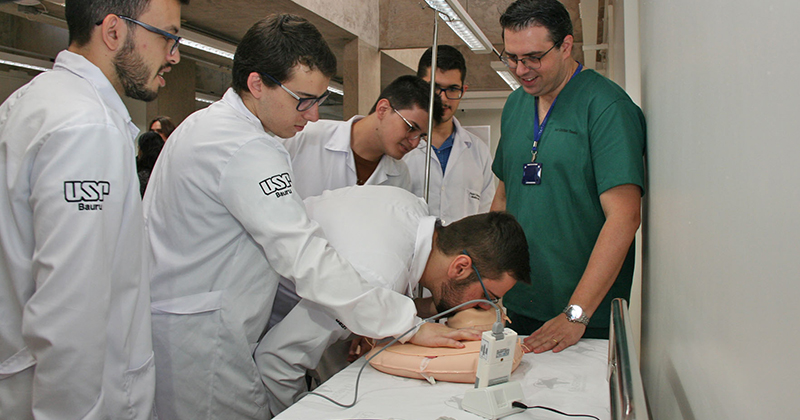 “O Brasil Conta Comigo” habilita estudantes da saúde para atuar no combate ao coronavírus