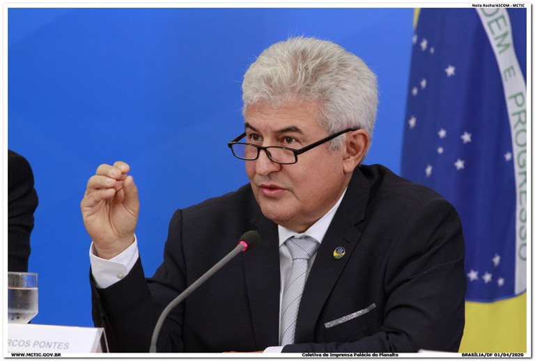 Ministro anuncia ações durante coletiva