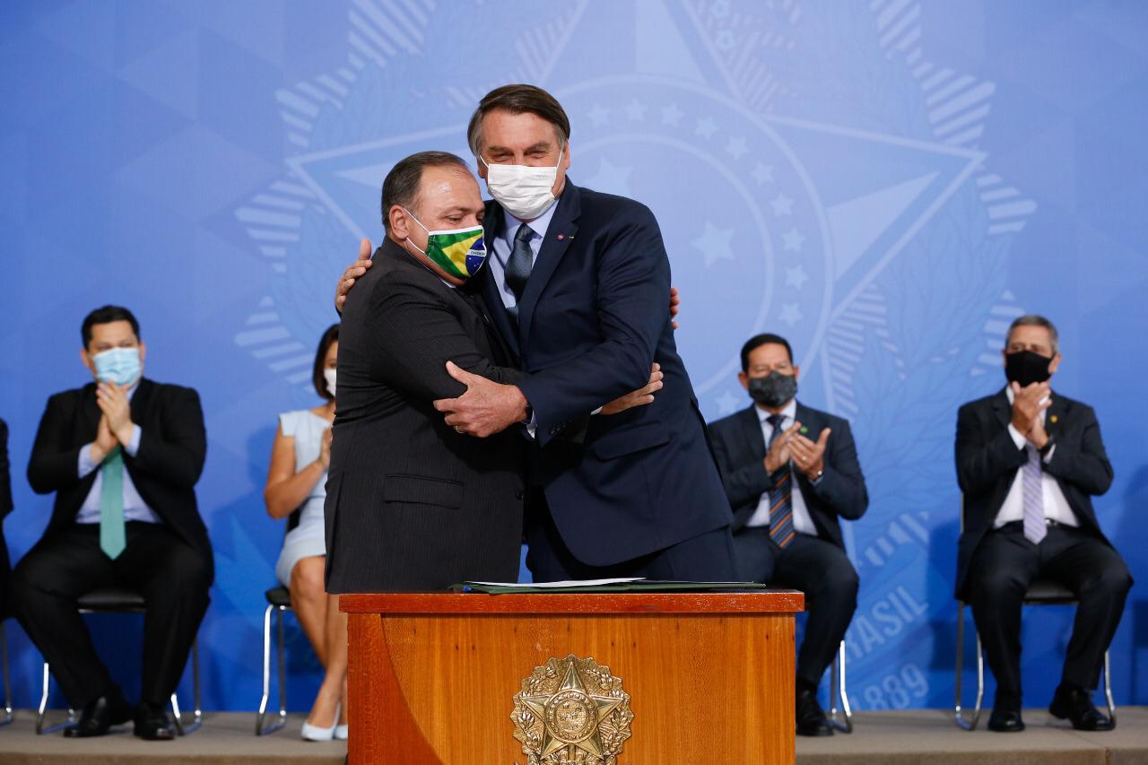 General Pazuello toma posse como Ministro da Saúde