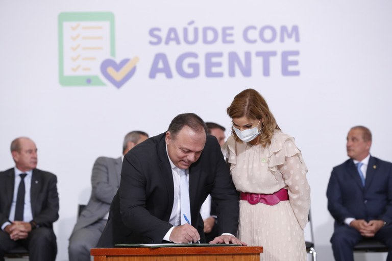 Programa capacitará mais de 380 mil agentes comunitários