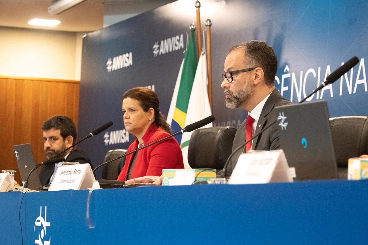 Anvisa aprova por unanimidade uso emergencial das vacinas