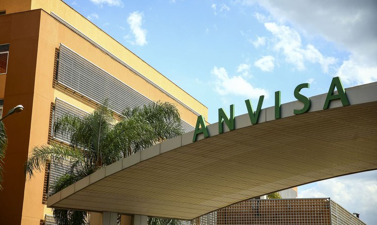 Anvisa recebe pedido de uso emergencial de medicamento